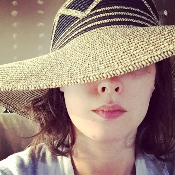 Meet your Posher, Jillian - Picture 1 of 1